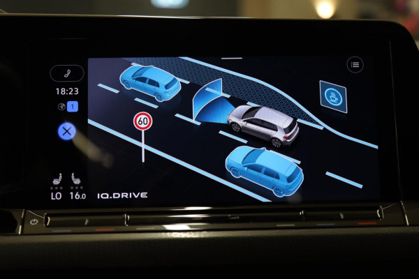 Volkswagen Golf 2.0 TSI GTI CLUBSPORT 45 JAHRE /PANO/AKRA/IQ-LIGHT/KEYLES/VOLL