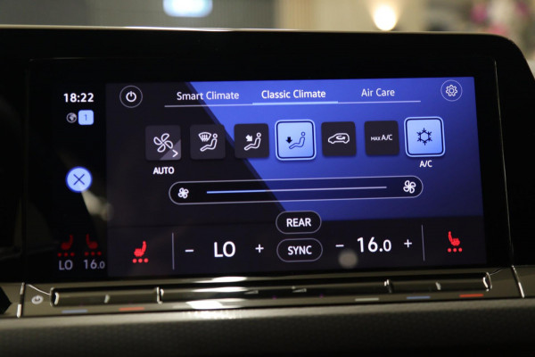 Volkswagen Golf 2.0 TSI GTI CLUBSPORT 45 JAHRE /PANO/AKRA/IQ-LIGHT/KEYLES/VOLL