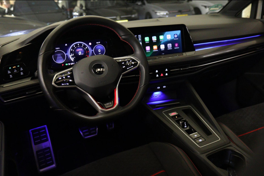 Volkswagen Golf 2.0 TSI GTI CLUBSPORT 45 JAHRE /PANO/AKRA/IQ-LIGHT/KEYLES/VOLL