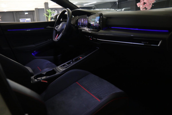 Volkswagen Golf 2.0 TSI GTI CLUBSPORT 45 JAHRE /PANO/AKRA/IQ-LIGHT/KEYLES/VOLL