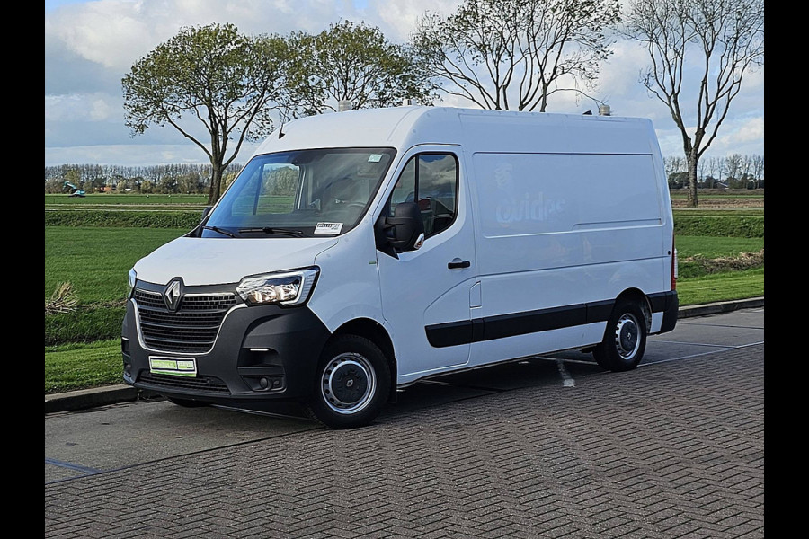 Renault Master T35 2.3 dCi 135 L2H2 airco, camera, trekhaak, opstap, 96 dkm.