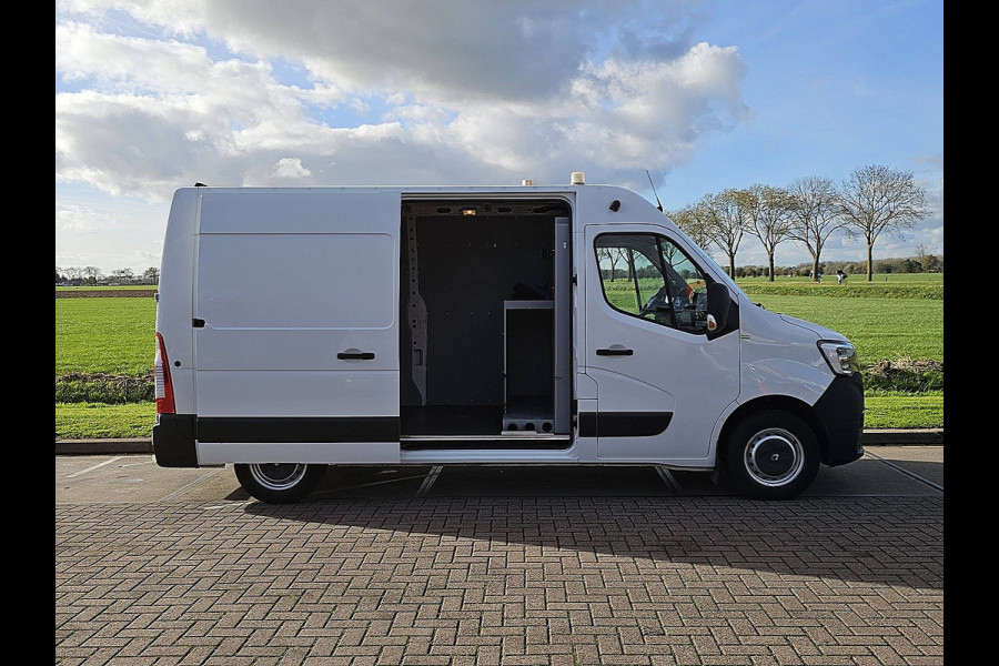 Renault Master T35 2.3 dCi 135 L2H2 airco, camera, trekhaak, opstap, 96 dkm.