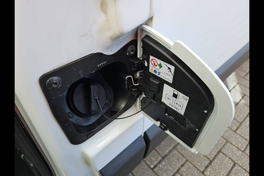 Renault Master T35 2.3 dCi 135 L2H2 airco, camera, trekhaak, opstap, 96 dkm.