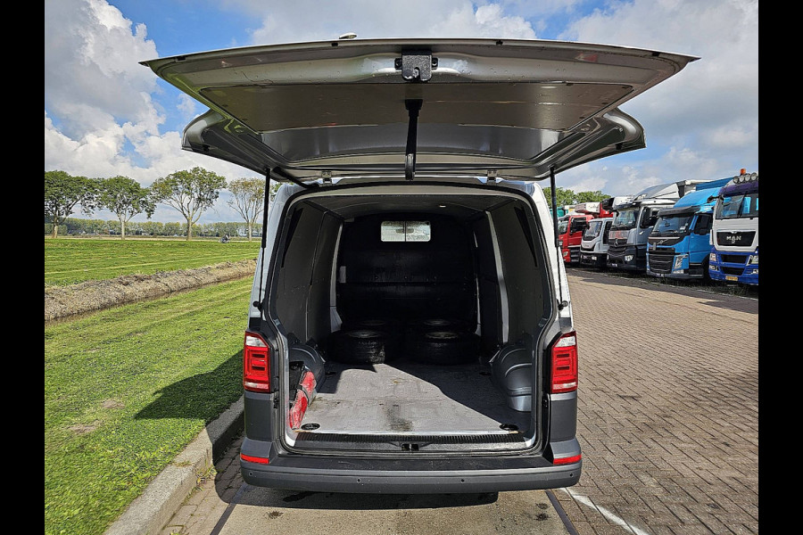 Volkswagen Transporter 2.0 TDI L2H1 Led Cruise Navi Multibeam Euro6 150 PK! Standkachel
