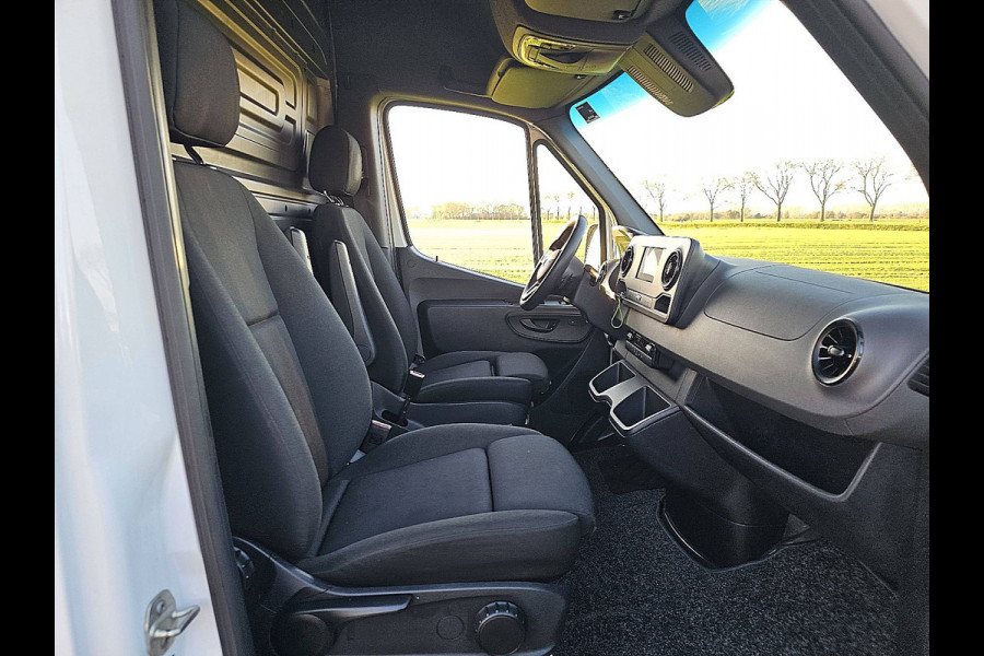 Mercedes-Benz Sprinter 314 2.2 CDI L2H2 EURO VI-D RWD Mbux + Navi Automaat Trekhaak Camera 143Pk Euro6 1e Eigenaar Oh-Historie!