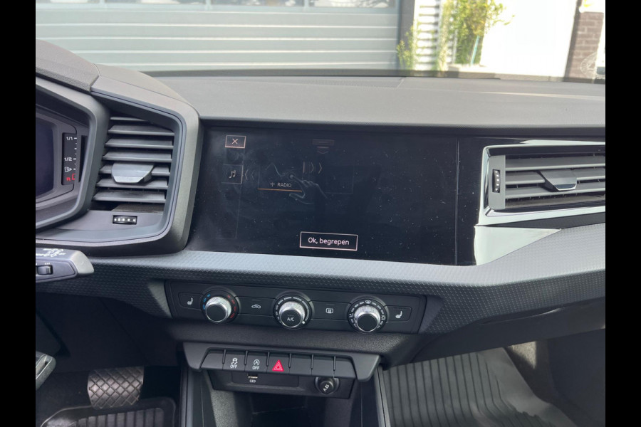 Audi A1 Sportback 30 TFSI S-Line | Automaat | Carplay | PDC
