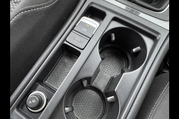 Volkswagen Golf 1.0 TSI 110pk Comfortline CarPlay Navi Elektr.Trekhaak Garantie Airco