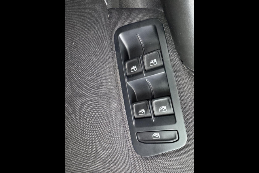 Volkswagen Golf 1.0 TSI 110pk Comfortline CarPlay Navi Elektr.Trekhaak Garantie Airco