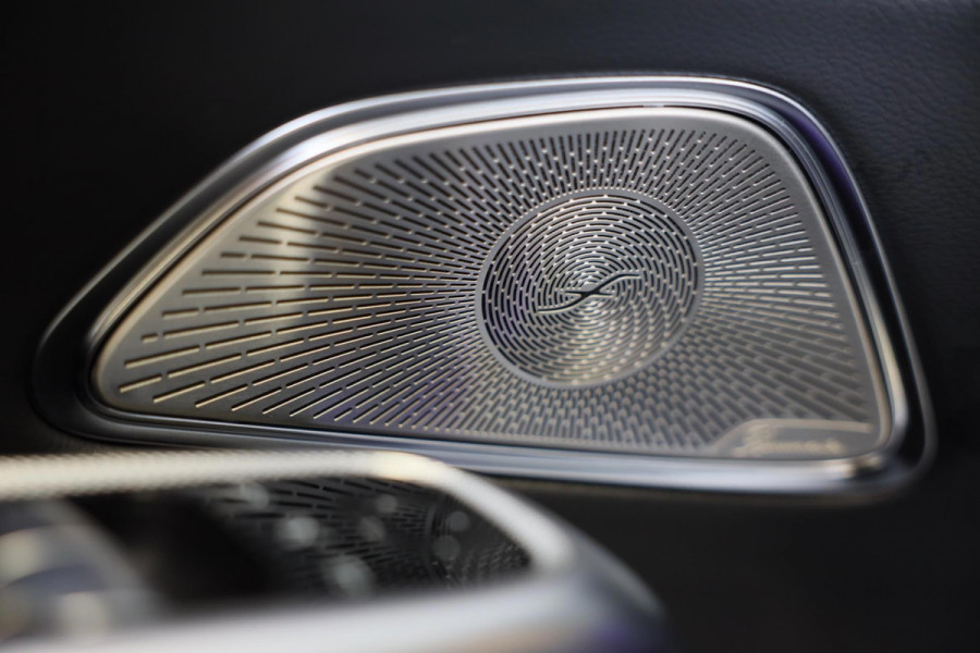 Mercedes-Benz E-Klasse Estate 300 e AMG Line / HYPERSCREEN / Acc / Lane Assist / Dode Hoek / Head Up / 360 Camera / Leder / Pano