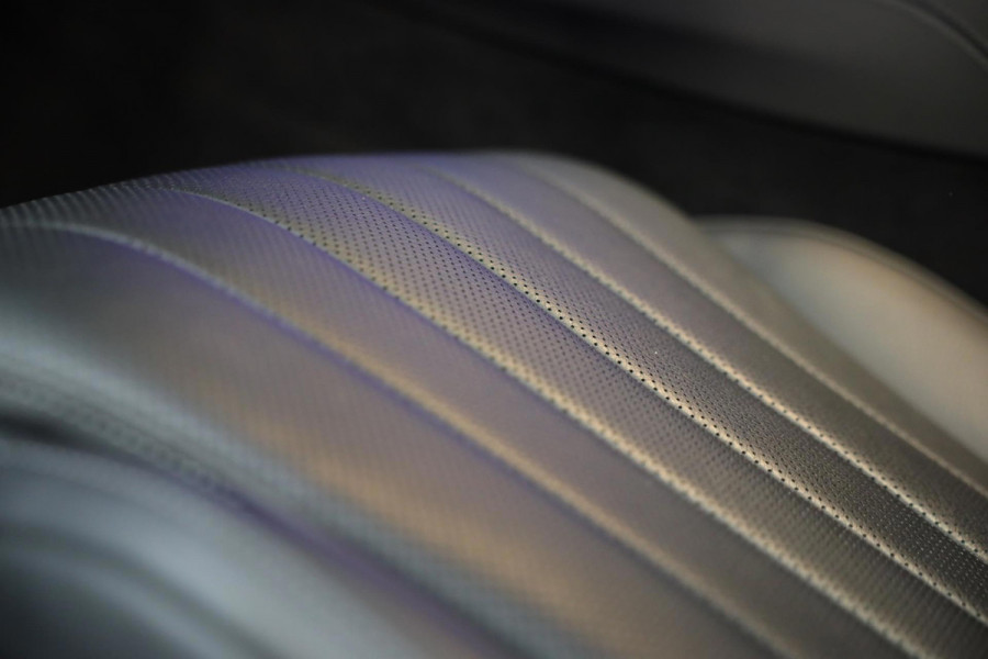 Mercedes-Benz E-Klasse Estate 300 e AMG Line / HYPERSCREEN / Acc / Lane Assist / Dode Hoek / Head Up / 360 Camera / Leder / Pano