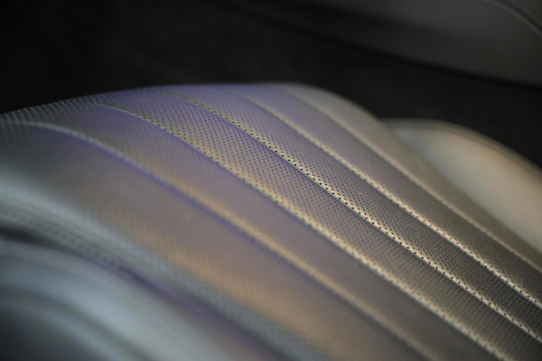 Mercedes-Benz E-Klasse Estate 300 e AMG Line / HYPERSCREEN / Acc / Lane Assist / Dode Hoek / Head Up / 360 Camera / Leder / Pano