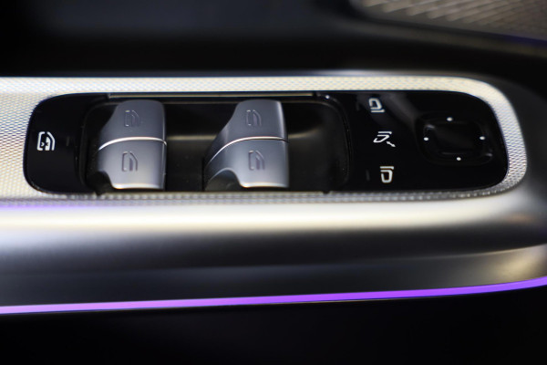 Mercedes-Benz E-Klasse Estate 300 e AMG Line / HYPERSCREEN / Acc / Lane Assist / Dode Hoek / Head Up / 360 Camera / Leder / Pano