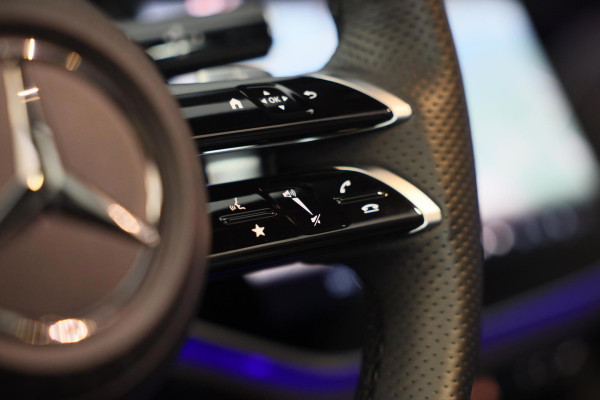 Mercedes-Benz E-Klasse Estate 300 e AMG Line / HYPERSCREEN / Acc / Lane Assist / Dode Hoek / Head Up / 360 Camera / Leder / Pano