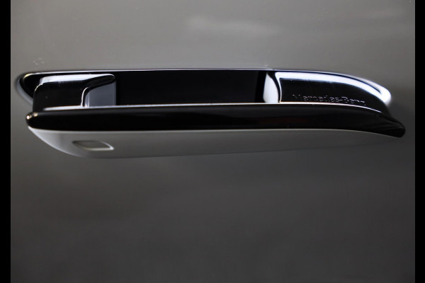 Mercedes-Benz E-Klasse Estate 300 e AMG Line / HYPERSCREEN / Acc / Lane Assist / Dode Hoek / Head Up / 360 Camera / Leder / Pano