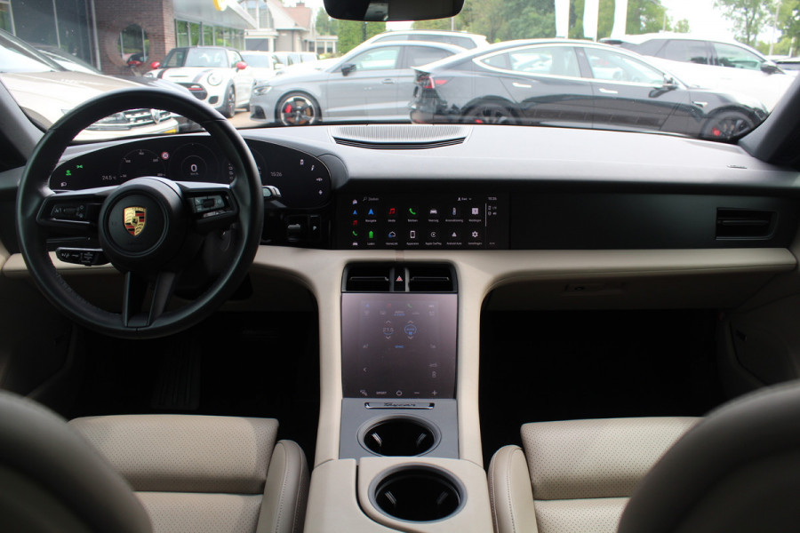 Porsche Taycan Sport Turismo 79 kWh / SoH 90.8% / Panoramadak / Camera / Adaptieve stoelen / Luchtvering / 21'' / Bose / Keyless / Sportchrono / Stoelverwarming / DAB / ACC