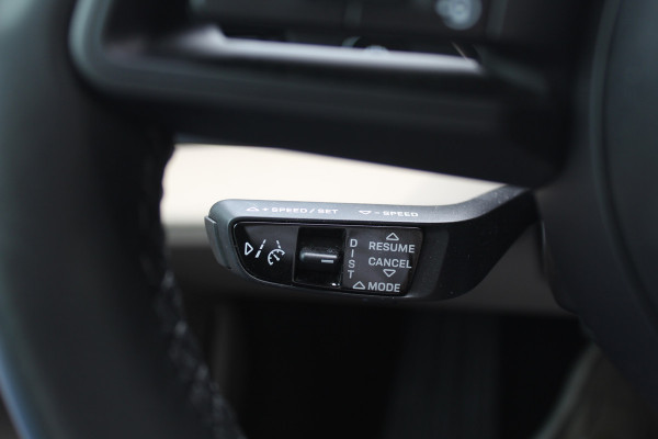 Porsche Taycan Sport Turismo 79 kWh / SoH 90.8% / Panoramadak / Camera / Adaptieve stoelen / Luchtvering / 21'' / Bose / Keyless / Sportchrono / Stoelverwarming / DAB / ACC