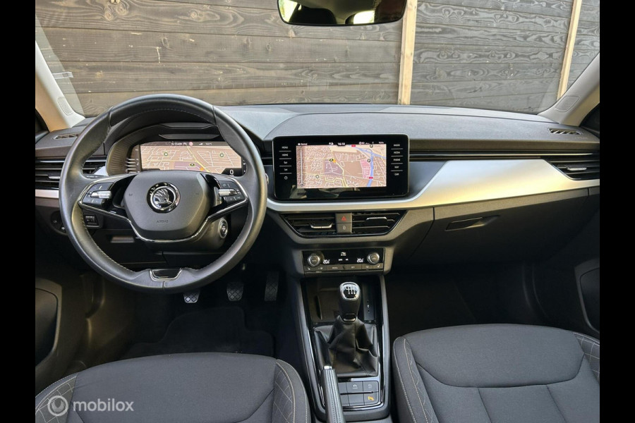 Škoda Kamiq 1.0 TSI Ambition FM Navigatie / carplay / 17" / clima / chroom / 61.694 KM!!
