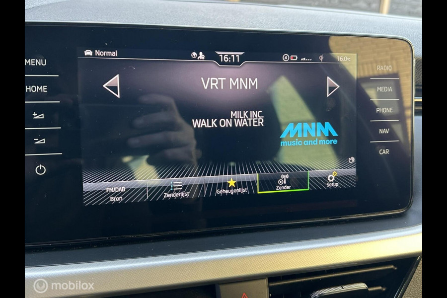 Škoda Kamiq 1.0 TSI Ambition FM Navigatie / carplay / 17" / clima / chroom / 61.694 KM!!