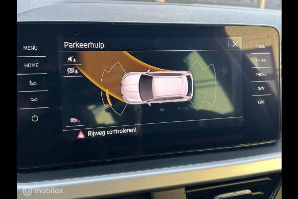 Škoda Kamiq 1.0 TSI Ambition FM Navigatie / carplay / 17" / clima / chroom / 61.694 KM!!