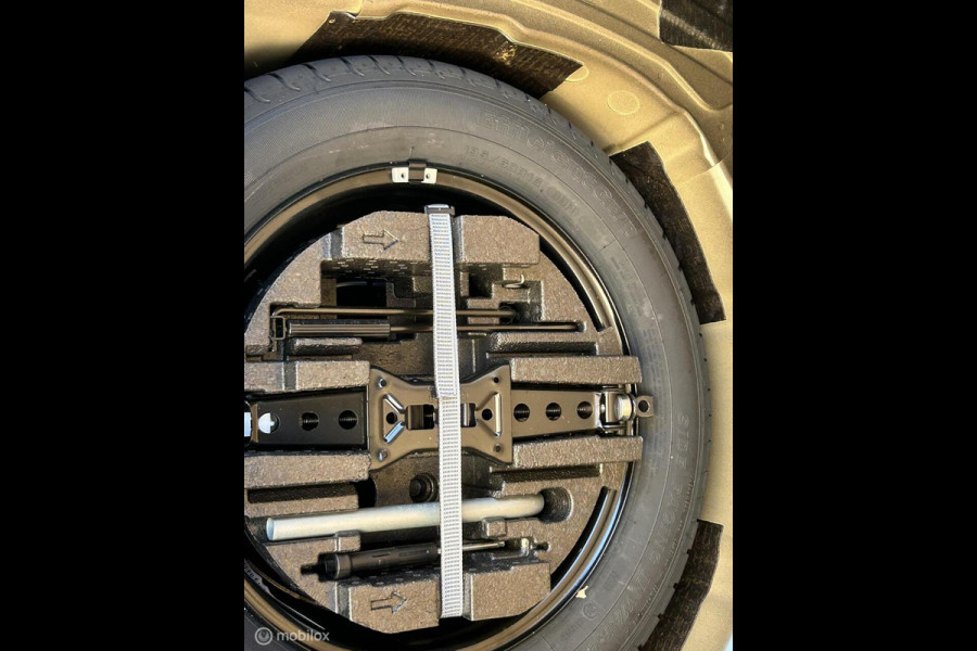 Škoda Kamiq 1.0 TSI Ambition FM Navigatie / carplay / 17" / clima / chroom / 61.694 KM!!