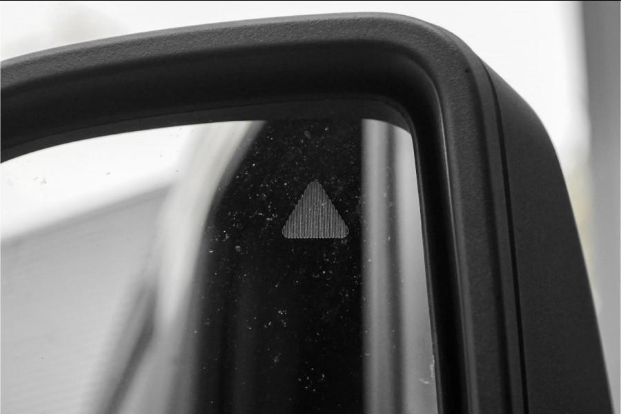 Mercedes-Benz Sprinter 319 1.9 CDI L2H2 RWD BPM Vrij Distronic Camera LED Navi Trekhaak 3.5T