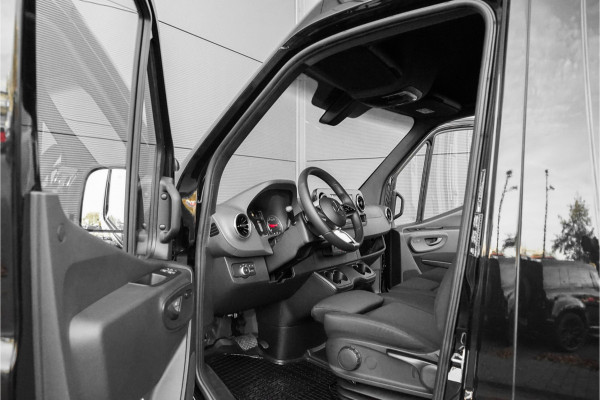 Mercedes-Benz Sprinter 319 1.9 CDI L2H2 RWD BPM Vrij Distronic Camera LED Navi Trekhaak 3.5T
