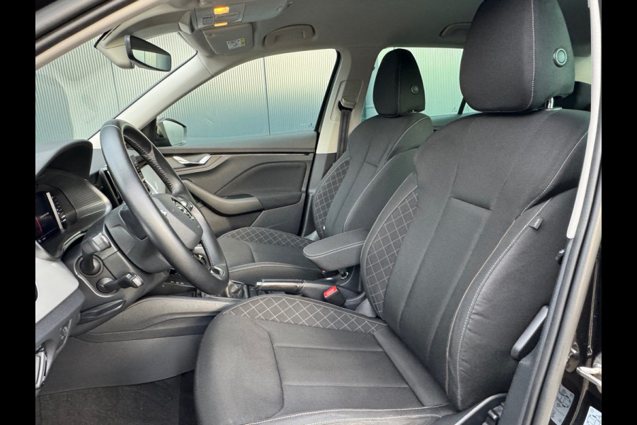 Škoda Kamiq 1.0 TSI Automaat Ambition * Trekhaak * Navigatie * Camera * Adaptieve Cruise Control *