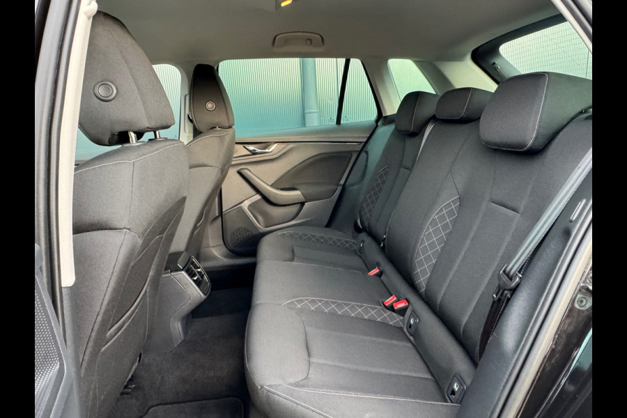 Škoda Kamiq 1.0 TSI Automaat Ambition * Trekhaak * Navigatie * Camera * Adaptieve Cruise Control *