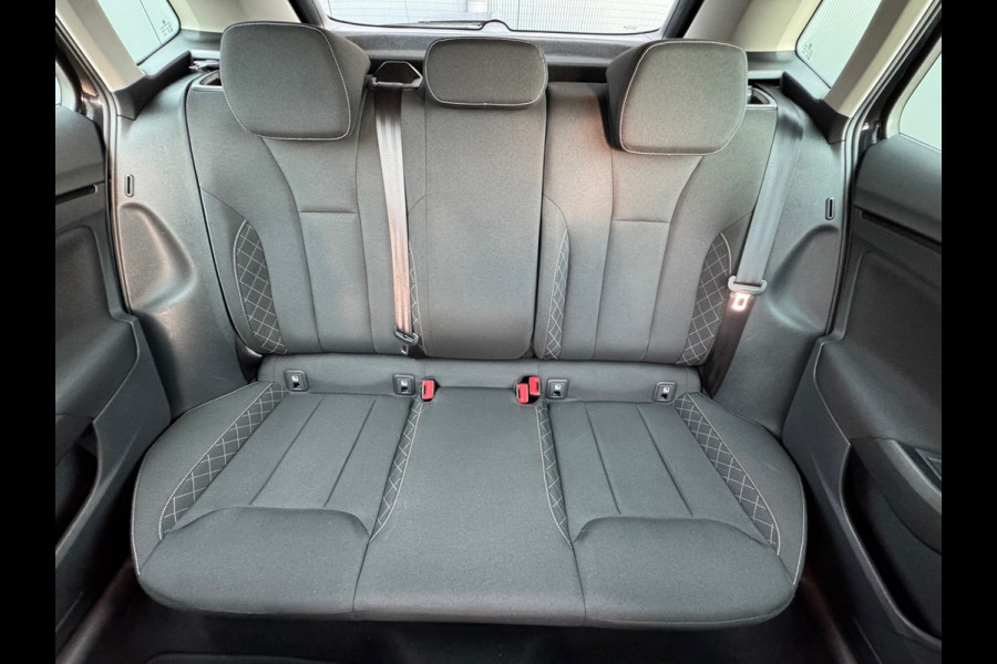 Škoda Kamiq 1.0 TSI Automaat Ambition * Trekhaak * Navigatie * Camera * Adaptieve Cruise Control *