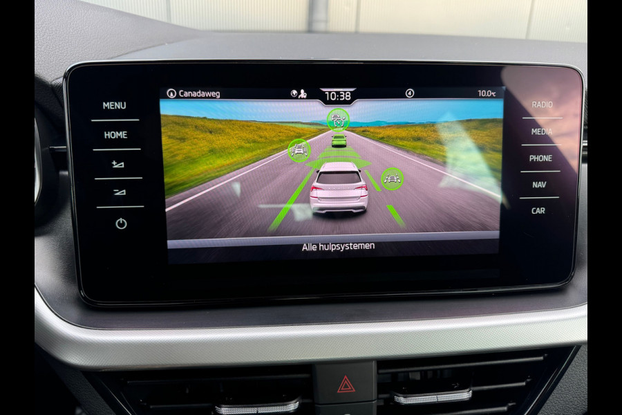 Škoda Kamiq 1.0 TSI Automaat Ambition * Trekhaak * Navigatie * Camera * Adaptieve Cruise Control *