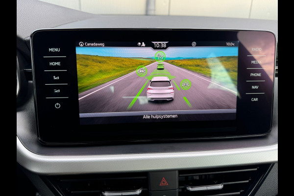 Škoda Kamiq 1.0 TSI Automaat Ambition * Trekhaak * Navigatie * Camera * Adaptieve Cruise Control *