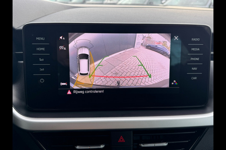 Škoda Kamiq 1.0 TSI Automaat Ambition * Trekhaak * Navigatie * Camera * Adaptieve Cruise Control *