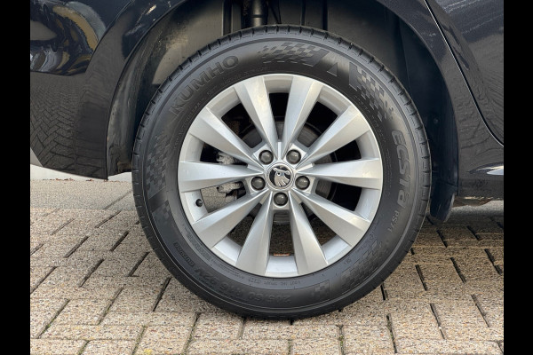 Škoda Kamiq 1.0 TSI Automaat Ambition * Trekhaak * Navigatie * Camera * Adaptieve Cruise Control *