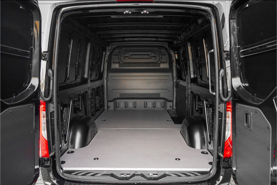 Mercedes-Benz Sprinter 319 1.9 CDI L2H1 BPM Vrij Black Pack Vol 20" Distronic Camera Trekhaak 3.5T