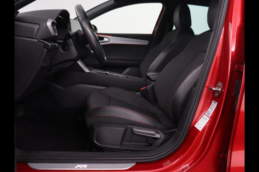 Seat Leon 1.5 eTSI FR Launch Edition | Stoelverwarming | Carplay | Adaptive cruise | Dynamic Chassis Control | Keyless | Sfeerverlichting | Stuurverwarming | Navigatie | Parkeerhulp
