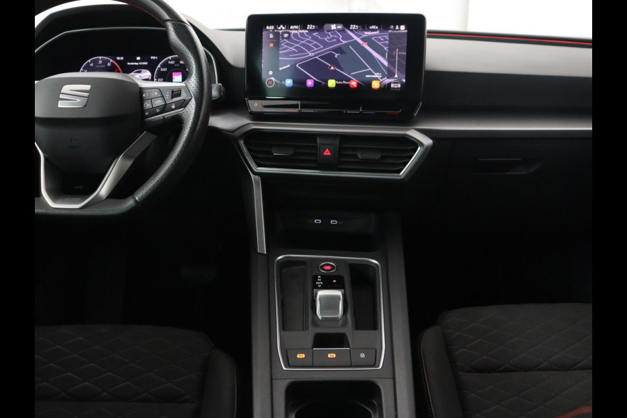 Seat Leon 1.5 eTSI FR Launch Edition | Stoelverwarming | Carplay | Adaptive cruise | Dynamic Chassis Control | Keyless | Sfeerverlichting | Stuurverwarming | Navigatie | Parkeerhulp