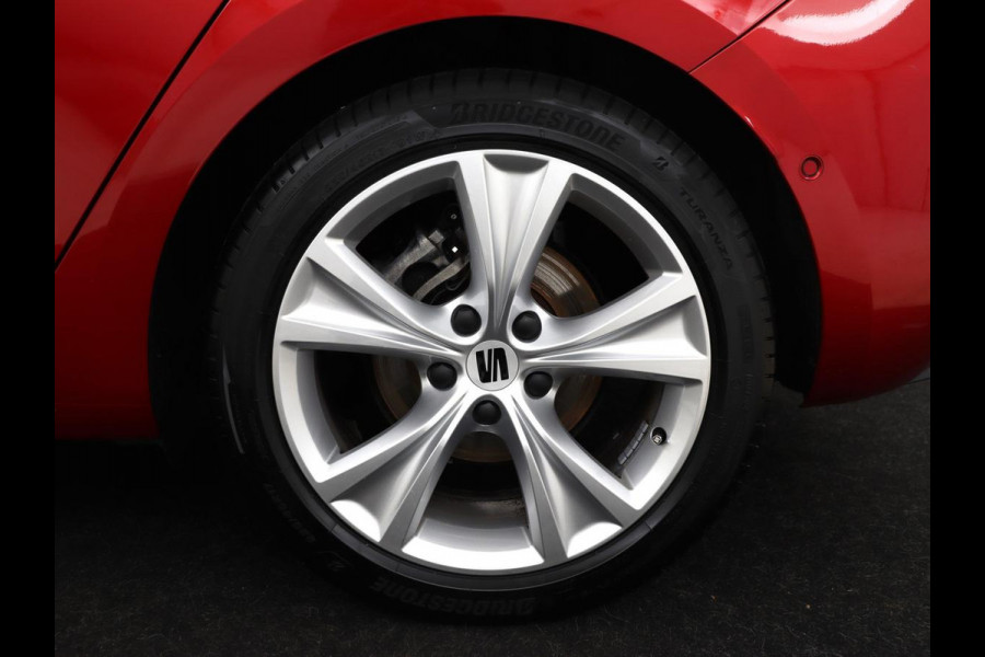 Seat Leon 1.5 eTSI FR Launch Edition | Stoelverwarming | Carplay | Adaptive cruise | Dynamic Chassis Control | Keyless | Sfeerverlichting | Stuurverwarming | Navigatie | Parkeerhulp