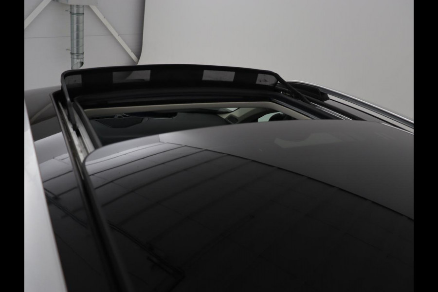 Lynk & Co 01 1.5 Plug In | Panoramadak | Infinity by Harman | Camera | Adaptive cruise | Stoelverwarming | Carplay | Memory | Full LED | PHEV