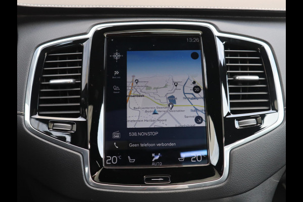 Volvo XC90 2.0 T8 Twin Engine AWD Inscription Automaat / 7 Persoons / Panoramadak / Harman Kardon / Comfortstoelen / Trekhaak / 20 Inch / Stoelverwarming / Achteruitrijcamera / LED / Elektrisch Verstelbare Stoelen