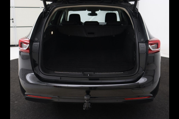 Opel Insignia 1.5 Turbo Innovation | Head-Up | Trekhaak | Stoel & stuurverwarming | Camera | Matrix LED | Carplay | Keyless | Navigatie | Climate control | DAB | Cruise control