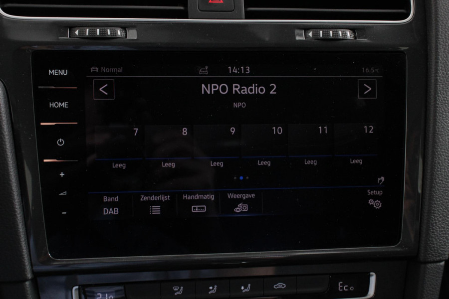 Volkswagen e-Golf Edition | Navigatie | Climate Control | Cruise control adaptief | Parkeer sensoren | Lichtmetalen Velgen 17" | Extra getint glas