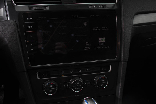 Volkswagen e-Golf Edition | Navigatie | Climate Control | Cruise control adaptief | Parkeer sensoren | Lichtmetalen Velgen 17" | Extra getint glas