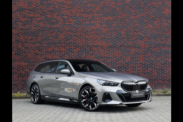 BMW 5 Serie Touring 550e xDrive | Sportstoel - Pano - Trekhaak - Bow&Wil