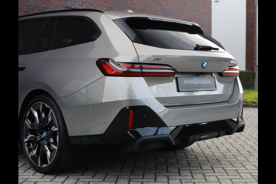 BMW 5 Serie Touring 550e xDrive | Sportstoel - Pano - Trekhaak - Bow&Wil