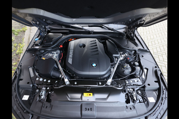 BMW 5 Serie Touring 550e xDrive | Sportstoel - Pano - Trekhaak - Bow&Wil