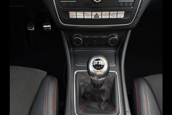 Mercedes-Benz A-Klasse 180 AMG-Line Pano Sportstoelen Led Navi Camera Parkeersensor V+A Cruise Control Sfeerverlichting
