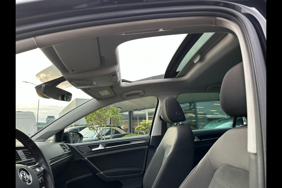 Volkswagen Golf 1.4 TSI Comfortline ACC l Pano l Xenon