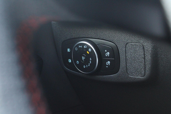 Ford FOCUS Wagon 1.0 EcoBoost Hybrid ST Line X 155pk | Trekhaak afneembaar | Panoramadak | Bang&Olufsen | Adaptive cruise control | Winter Pack | All season banden | Camera