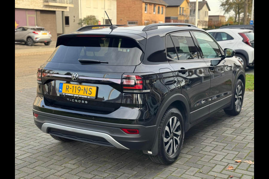 Volkswagen T-Cross 1.0 TSI GO | Stoelverwarming, Apple carplay/Android auto, Adaptive cruise control, Navigatie, Parkeersensoren