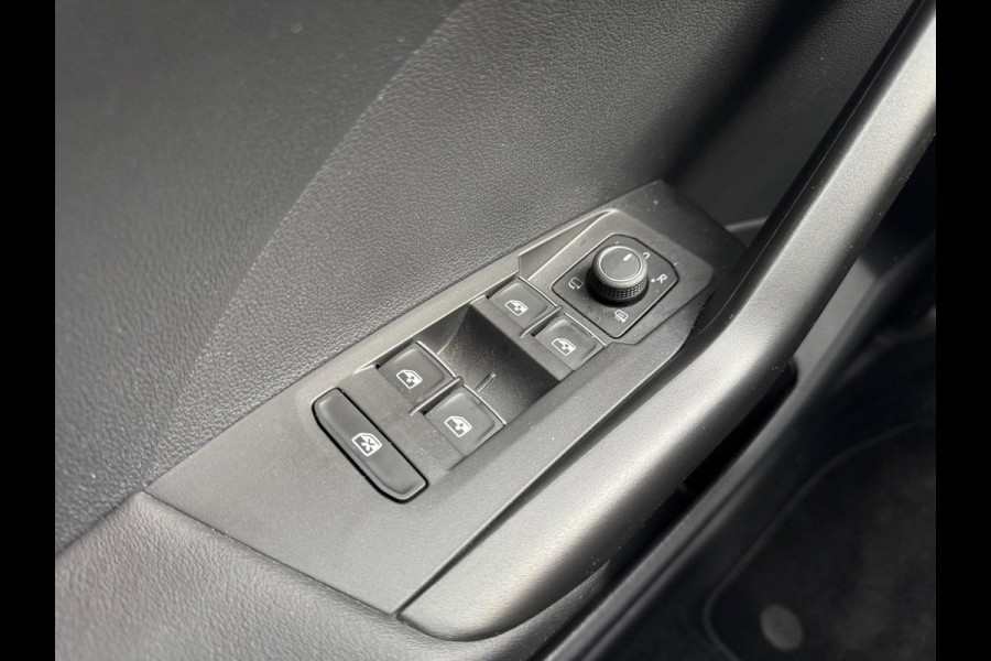 Volkswagen T-Cross 1.0 TSI GO | Stoelverwarming, Apple carplay/Android auto, Adaptive cruise control, Navigatie, Parkeersensoren